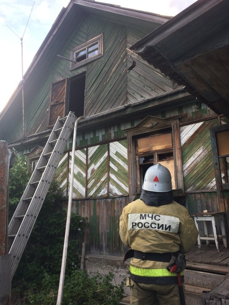 Пожарно-спасательные подразделения ликвидировали пожар в Пряжинском районе.